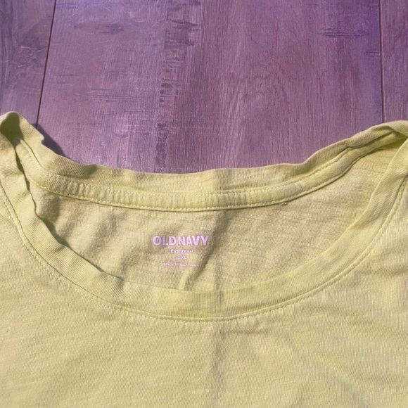 OLD NAVY T-SHIRT. NWOT - Picture 3 of 3
